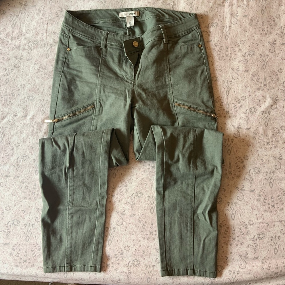 White House black market green pants.